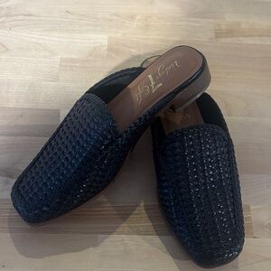 Elegant Black Woven Mules new without tags size 8.5
